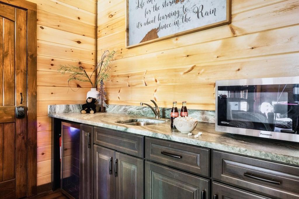 Nordic Mountain Modern Lodge - Family Friendly Luxury Cabin In Walden'S Ridge Sevierville Exterior photo